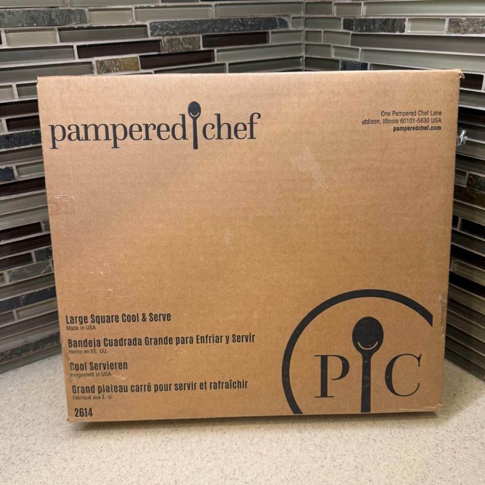 NEW Pampered Chef Large Square Cool & Serve 2614 Deviled Egg Tray Veggie Platter